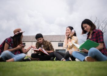 2011 Yurtdışından Öğrenci Kabulü ve Üniversitelere Başvurular Rehberi